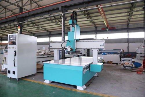 Công nghệ CNC đi đầu trong ngành chế tạo bảng hiệu